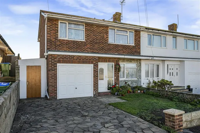 Mayfield Avenue, Peacehaven, photo 1