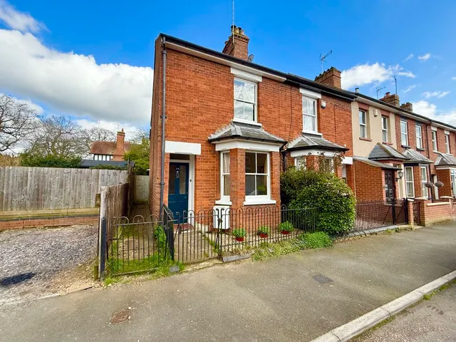 Rothschild Road, Wing LU7 0NL, photo 1