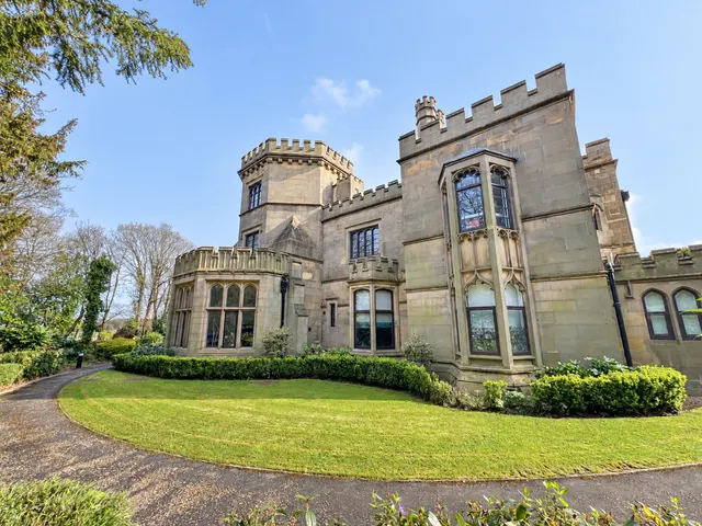 Queens Tower, Near City Centre, S2 3RW, photo 1