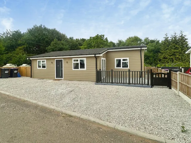 Digbeth Lane, All Saints Park, WV5, photo 1