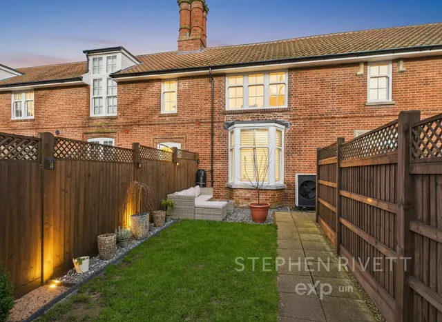 Kerrison Gardens, Thorndon, photo 1