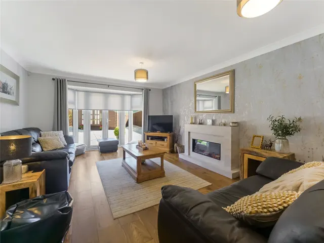 Photo 2 — Eglintoun Road, Stewarton, Kilmarnock, East Ayrshire, KA3