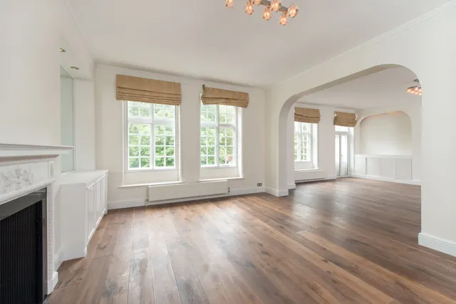 4 bedroom flat — Hanover House, St. Johns Wood High Street, St John's Wood, London, NW8