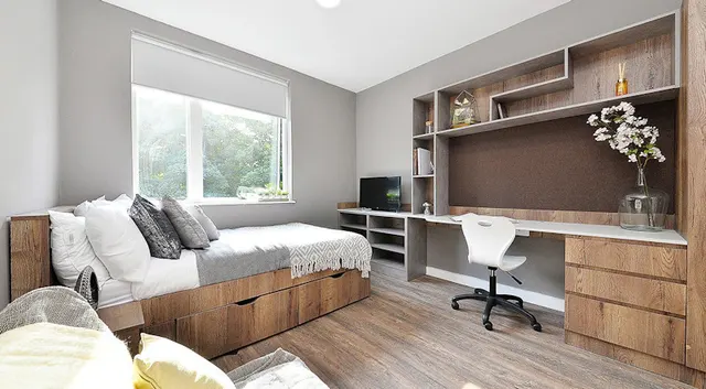 Bristol road, B29, photo 1