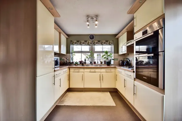 Photo 2 — Walsby Drive, Kemsley, Sittingbourne, Kent, ME10
