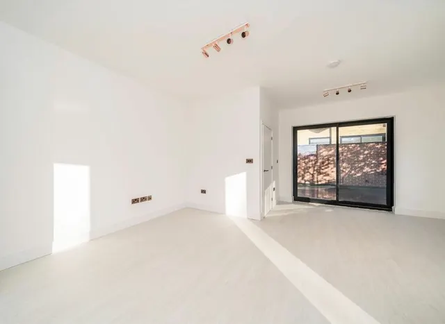 Photo 3 — Ackroyd Road, Honor Oak, SE23