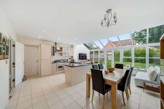 Photo 3 — Lindisfarne Court, Widnes, WA8 5AH
