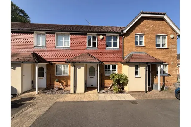 Photo 2 — Bascombe Grove, Dartford
