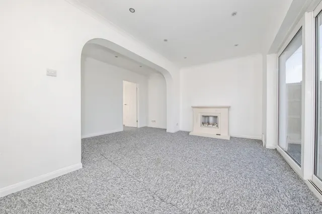 Weeley Road, Little Clacton, CO16, photo 2