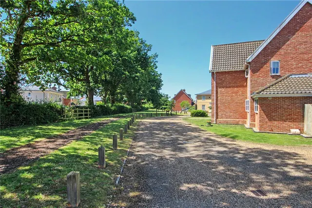 Tench Close, Mulbarton, Norwich, Norfolk, NR14, photo 1