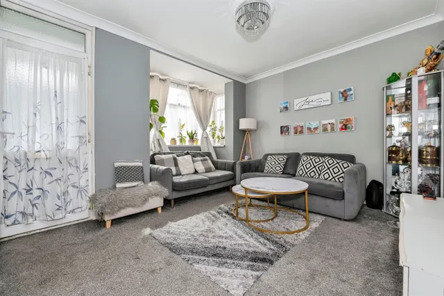 Rosedale Road, Grays, RM17, photo 1