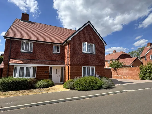 Hawthorn Way, Hellingly, BN27, photo 3