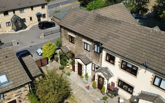 Ardsley Mews, Earlsmere Drive, photo 1