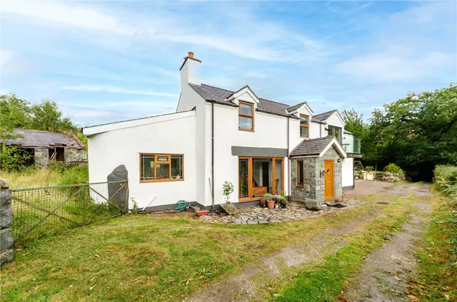 Valley Road, Llanfairfechan, LL33, photo 1