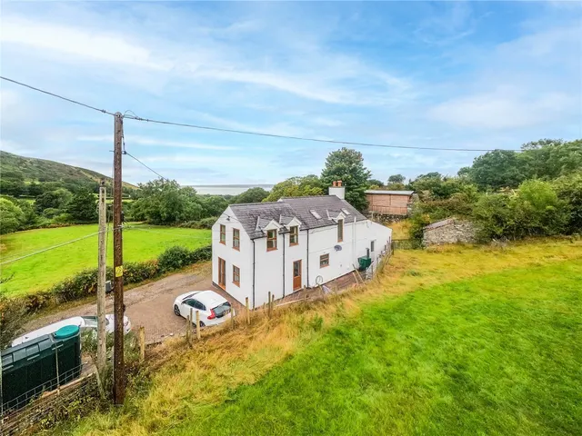 Valley Road, Llanfairfechan, LL33, photo 3