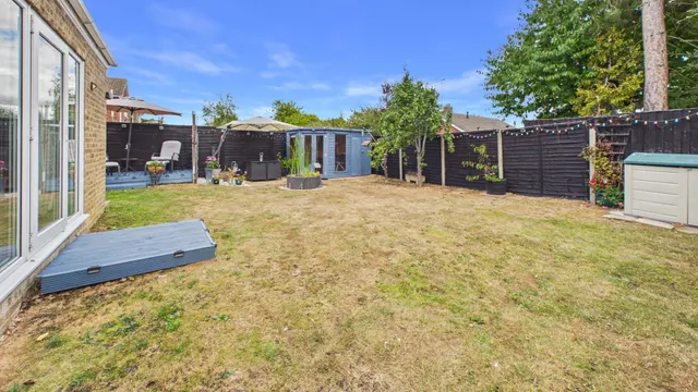 Photo 2 — Fir Avenue, Bourne, PE10