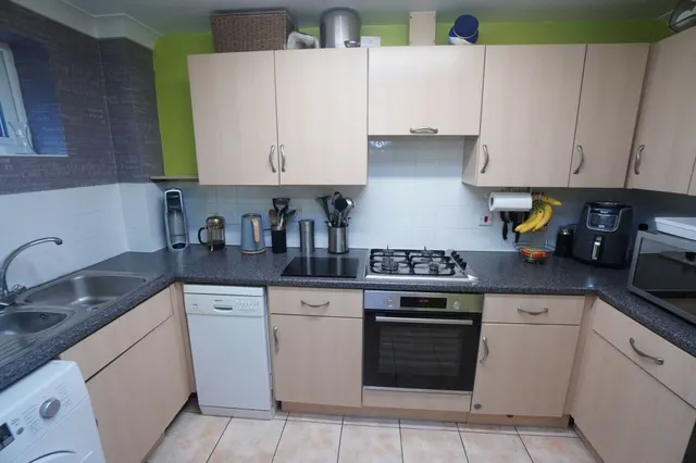 Conifer Rise, High Wycombe, HP12, photo 3