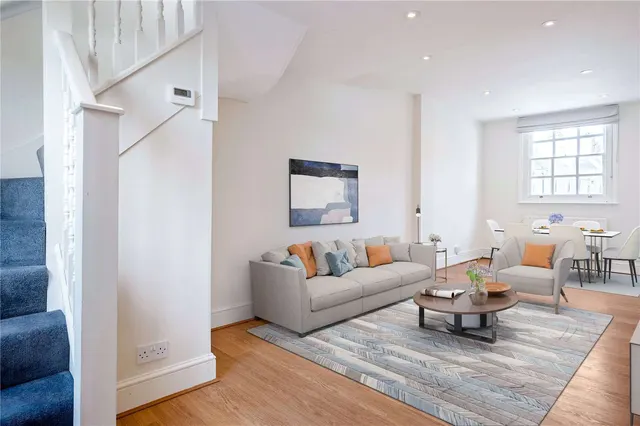 Photo 2 — Shillingford Street, London, N1 2DP