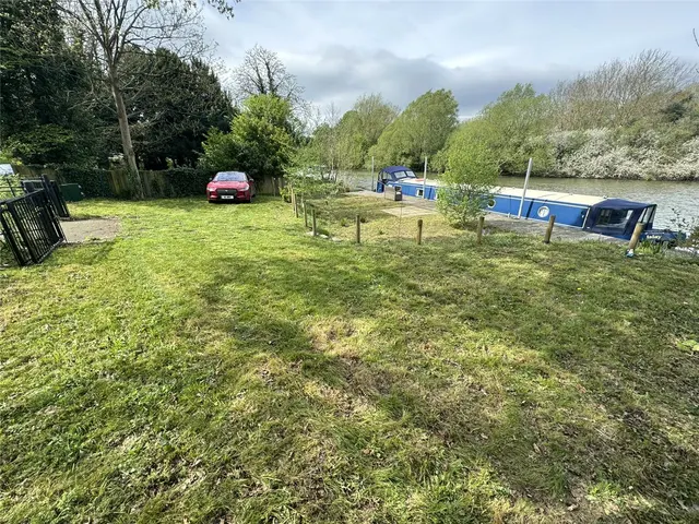 Photo 2 — Tiddington Road, Stratford-upon-Avon, Warwickshire, CV37