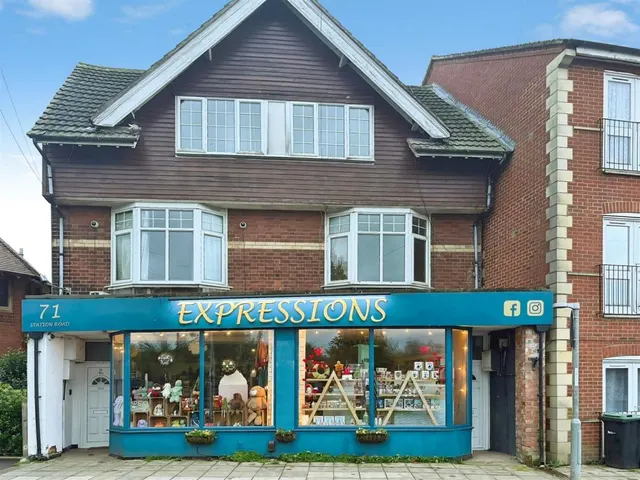 2 bedroom flat, Station Road, Desborough