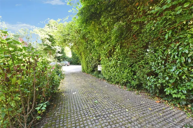 Photo 3 — Queens Road, Brentwood, Essex, CM14