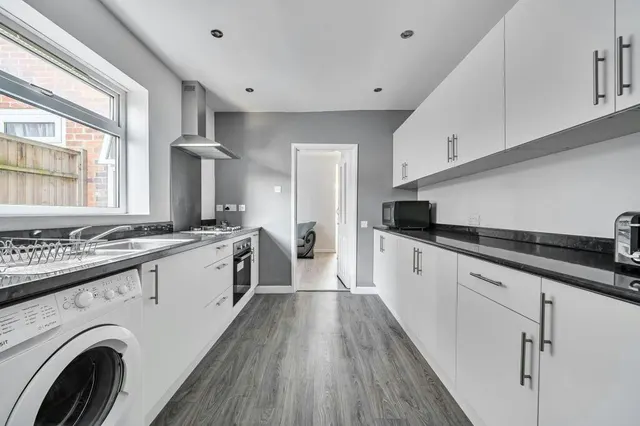Photo 2 — Clarendon Road, Southampton, SO16