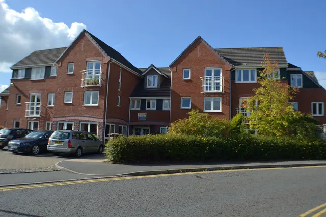 Lovell Court Parkway, Crewe, photo 1