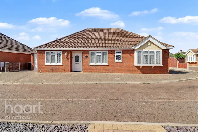 St Johns Gardens, Clacton-On-Sea, CO15, photo 1