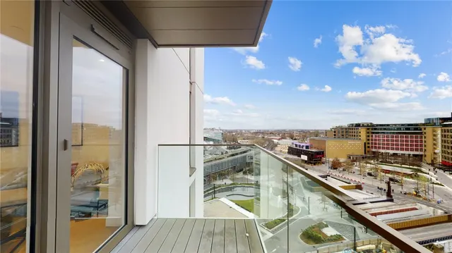 Fountain Park Way, White City, W12, photo 1