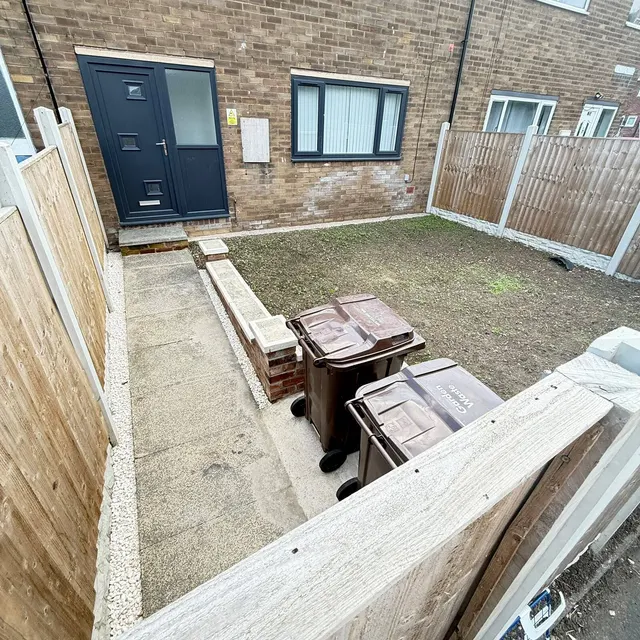 Hazel Road, KNOTTINGLEY, photo 1