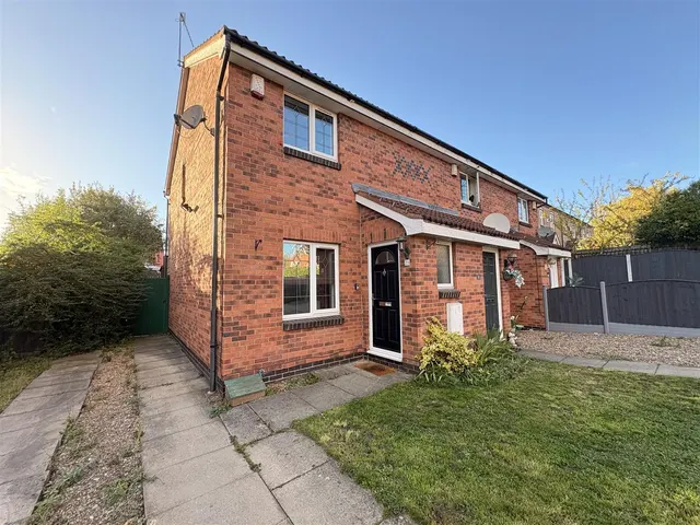 Blackthorn Drive, Nottingham, NG6, photo 1