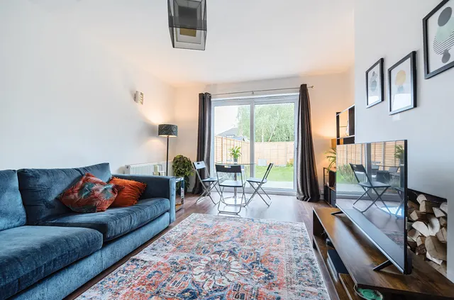 Photo 2 — Lawnswood, Manor Road, Barnet, EN5 2LJ