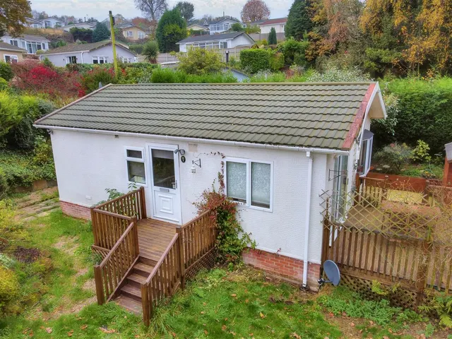 Barnsley Close, Killarney Park, NG6, photo 1