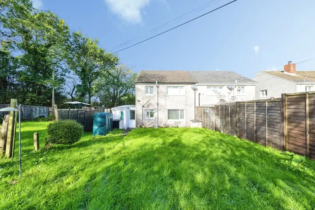 Maes Y Wern, Carway, SA17, photo 3