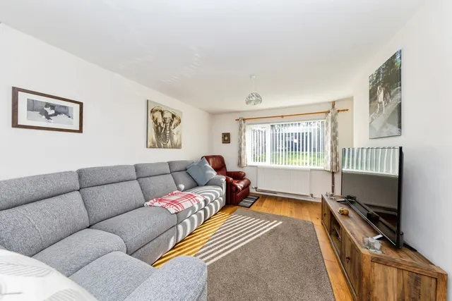 Maes Y Wern, Carway, SA17, photo 2