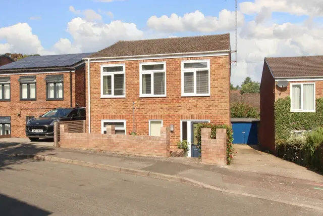 Mulberry Close, Tring, Hertfordshire, HP23 5DZ, photo 1