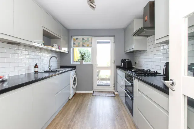 Photo 3 — Mulberry Close, Tring, Hertfordshire, HP23 5DZ