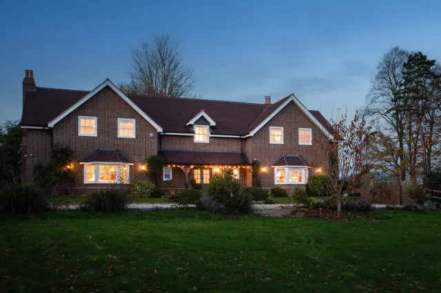 Photo 3 — Frieth Road, Marlow, SL7