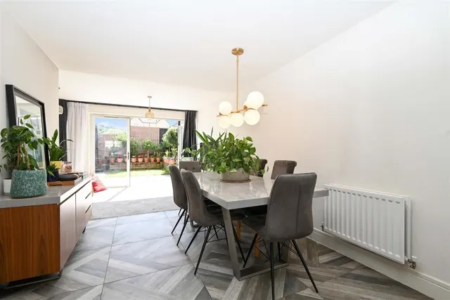 Carr Beck Rise, Apperley Bridge, BD10, photo 3