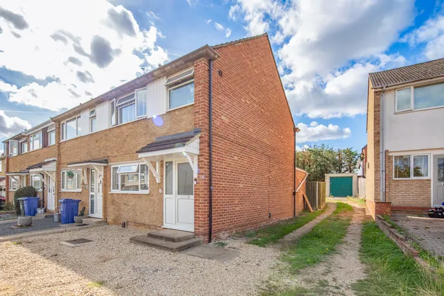 Barry Avenue, Bicester, photo 1