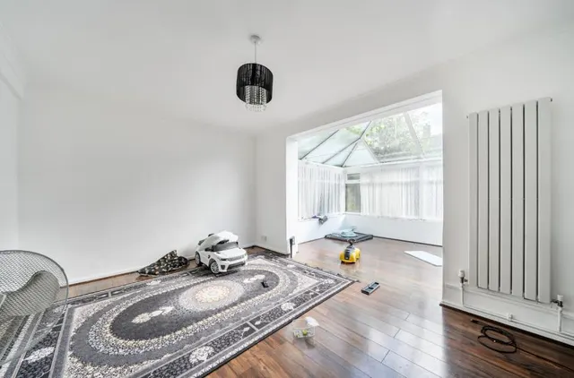Chalcombe Road, London, SE2, photo 2
