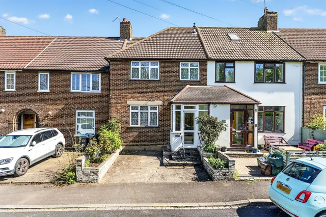 Llanthony Road, Morden, photo 1