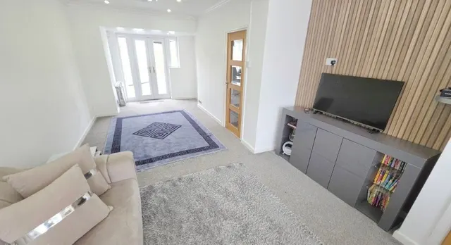 North Road, Audenshaw, M34, photo 3