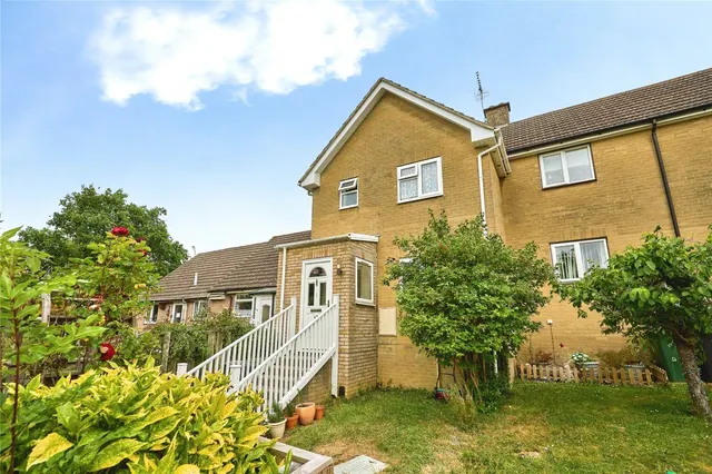 Hillrise Avenue, Ryde, PO33, photo 1