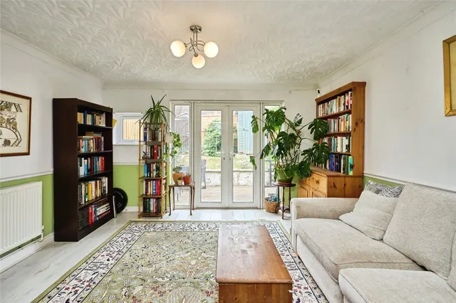 Hillrise Avenue, Ryde, PO33, photo 3