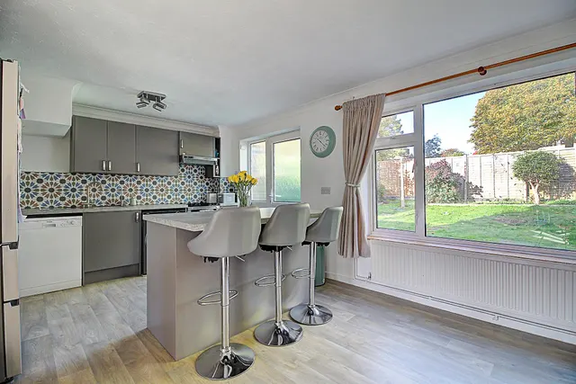 Kestrel Road, Basingstoke, RG22, photo 3