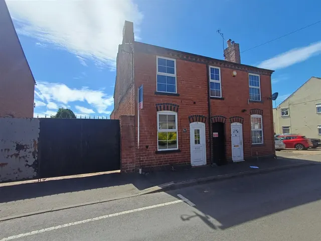 Bloomfield Street North, Halesowen, photo 1