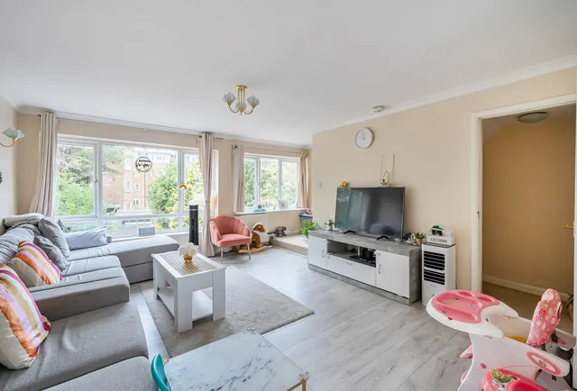 Photo 2 — The Avenue, Worcester Park, KT4 7ER
