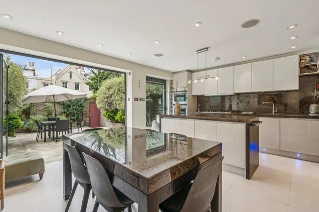 Strangways Terrace, Holland Park, W14, photo 2