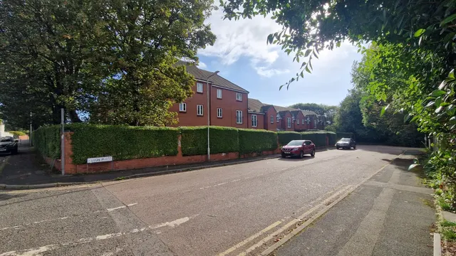 Hilton Place, Bilston, WV14, photo 1